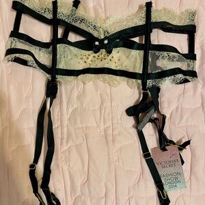 Victoria's Secret Black and Cream Lace Garter Belt with Bow